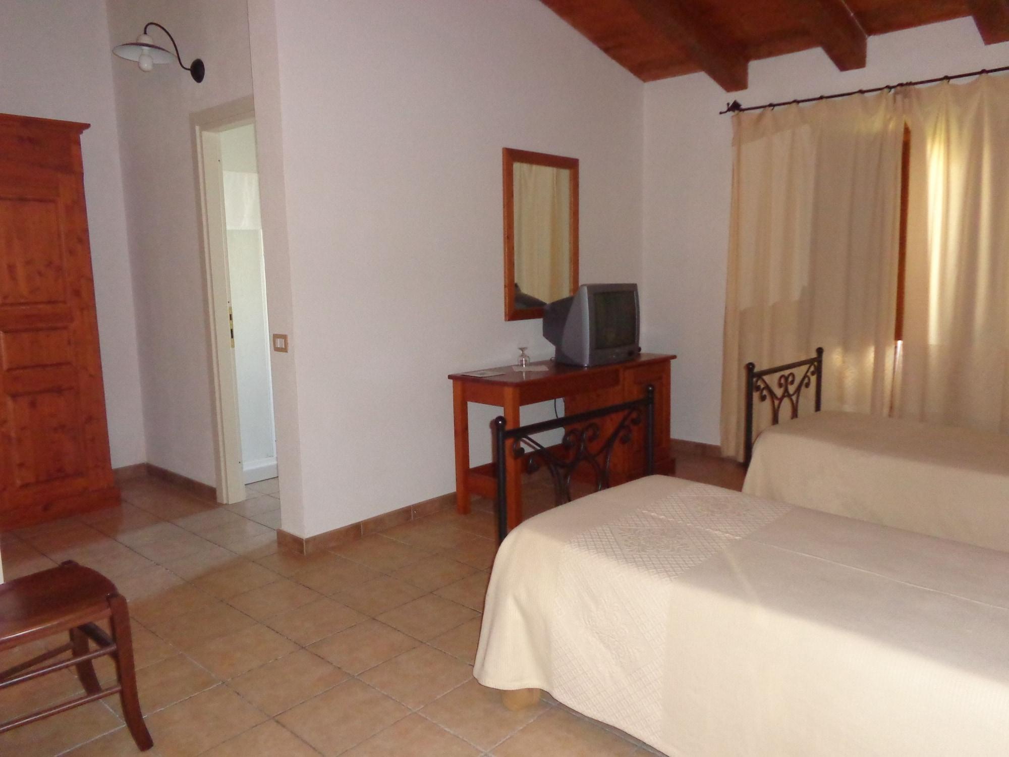Hotel Su Baione Abbasanta Ngoại thất bức ảnh
