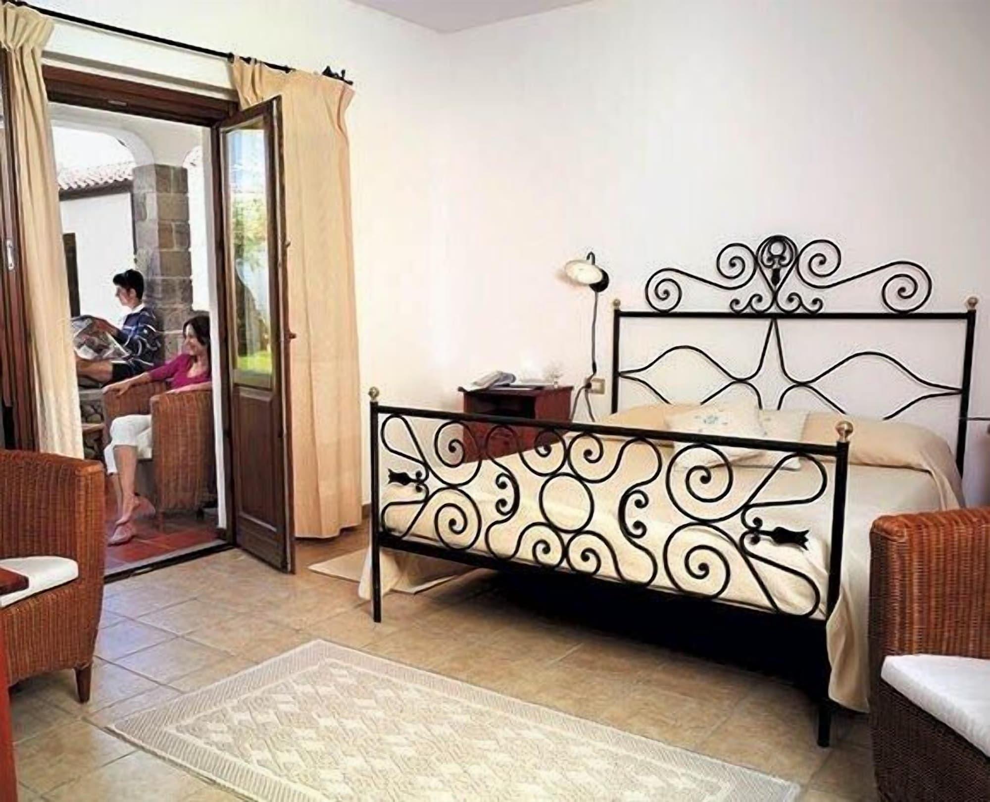 Hotel Su Baione Abbasanta Ngoại thất bức ảnh
